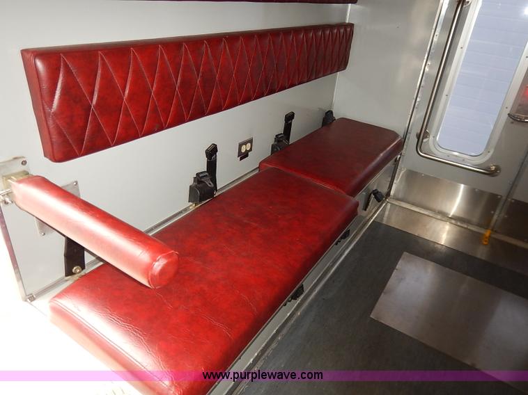 image for item I5121 1995 Ford F350 XLT ambulance