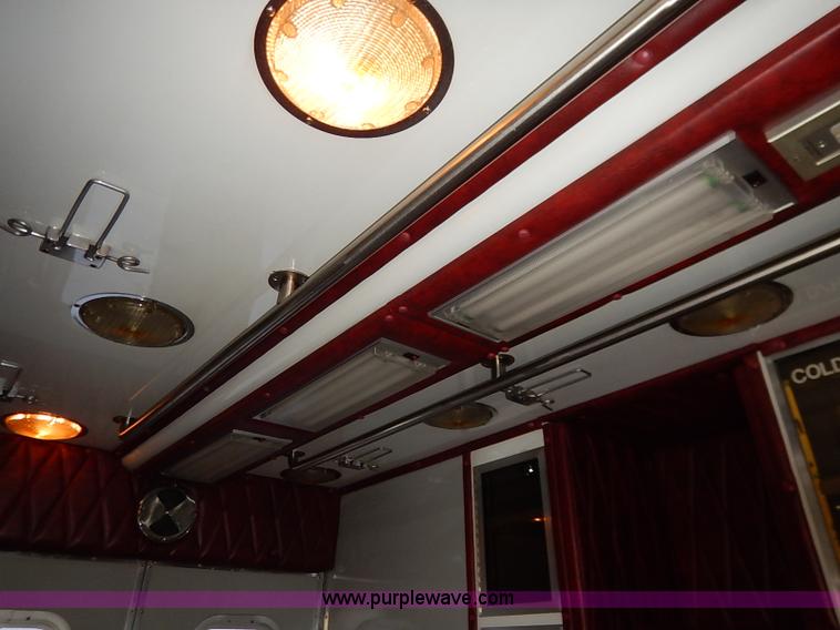 image for item I5121 1995 Ford F350 XLT ambulance