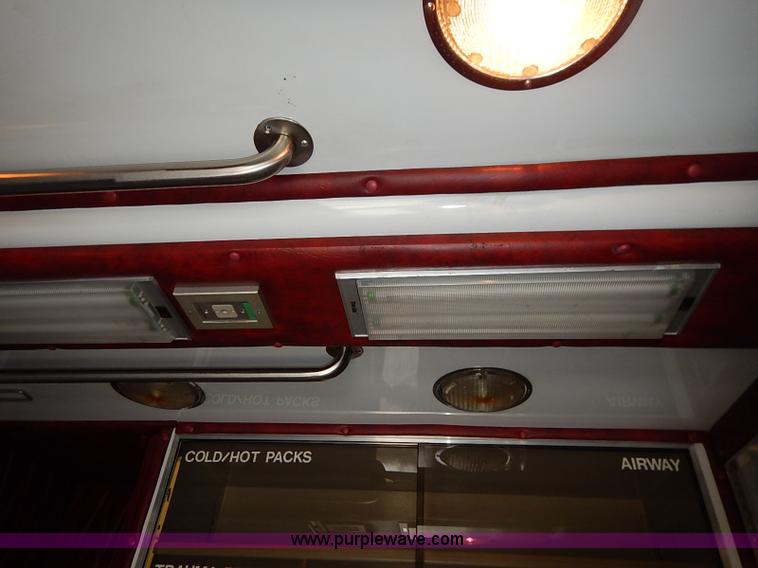 image for item I5121 1995 Ford F350 XLT ambulance