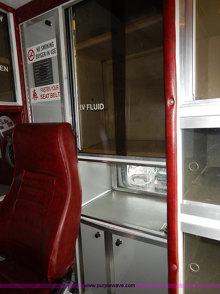 image for item I5121 1995 Ford F350 XLT ambulance