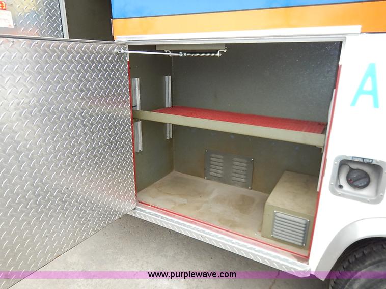 image for item I5121 1995 Ford F350 XLT ambulance