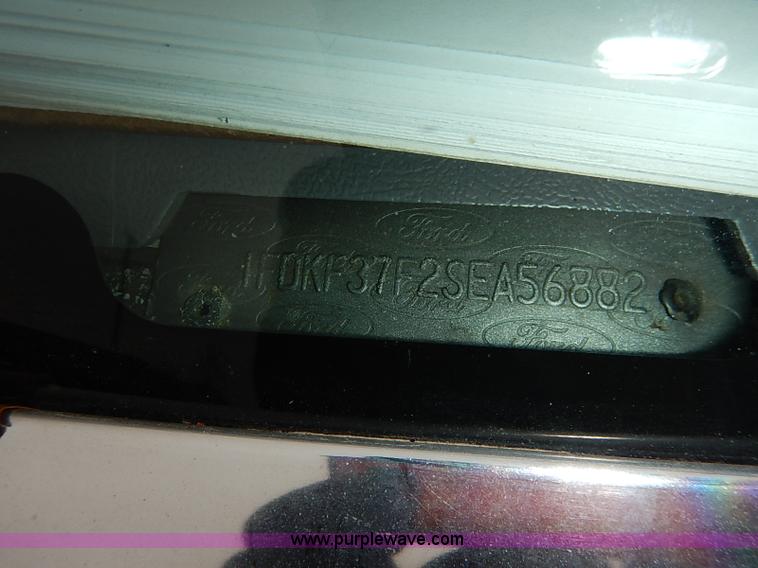 image for item I5121 1995 Ford F350 XLT ambulance