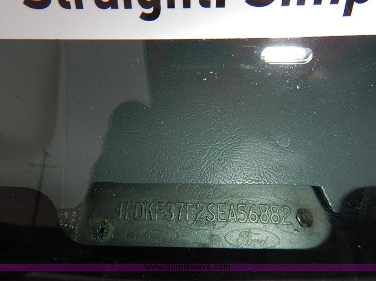 image for item I5121 1995 Ford F350 XLT ambulance