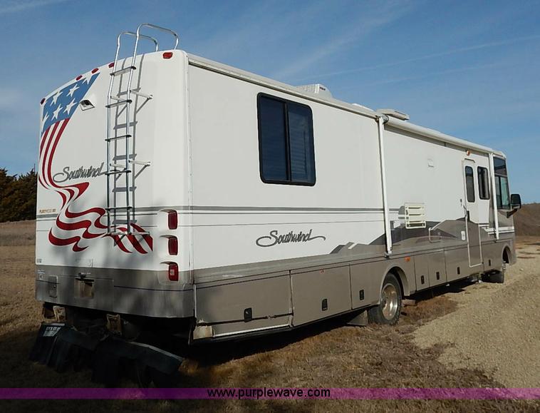 image for item I5127 2000 Ford 36T Fleetwood Southwind RV