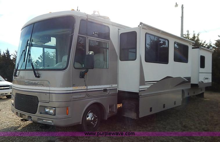 image for item I5127 2000 Ford 36T Fleetwood Southwind RV