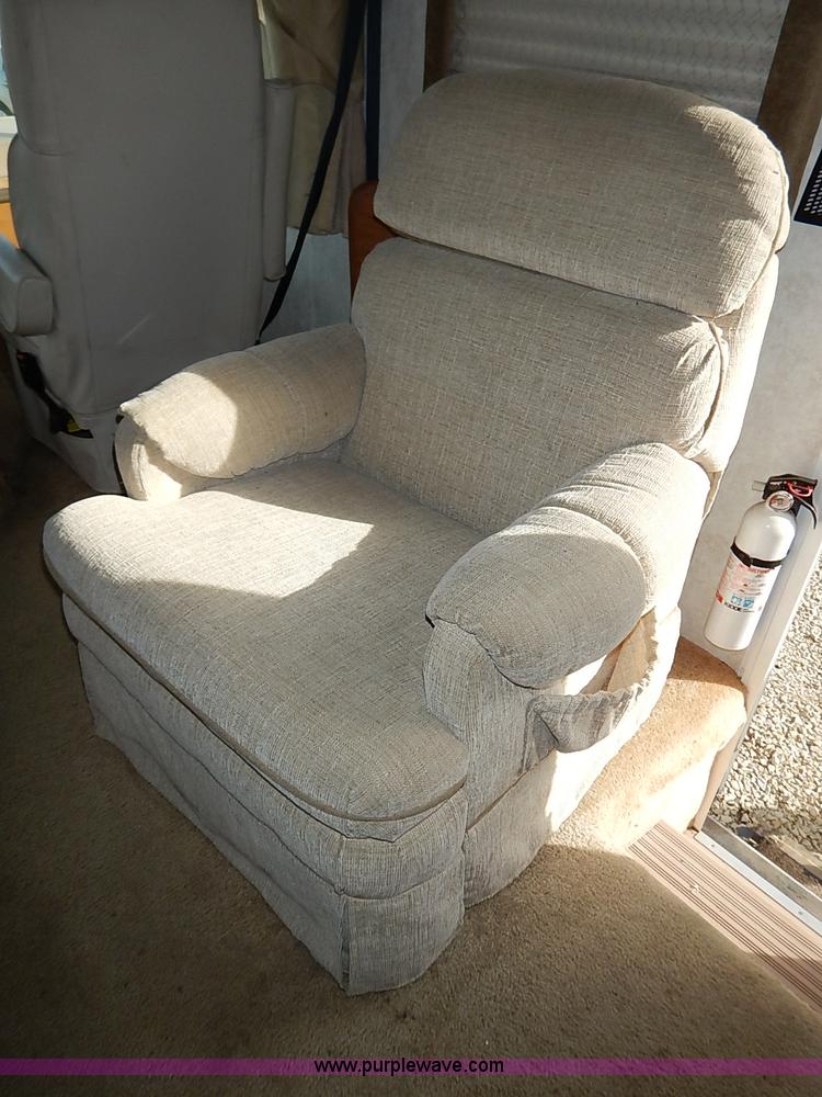 image for item I5127 2000 Ford 36T Fleetwood Southwind RV