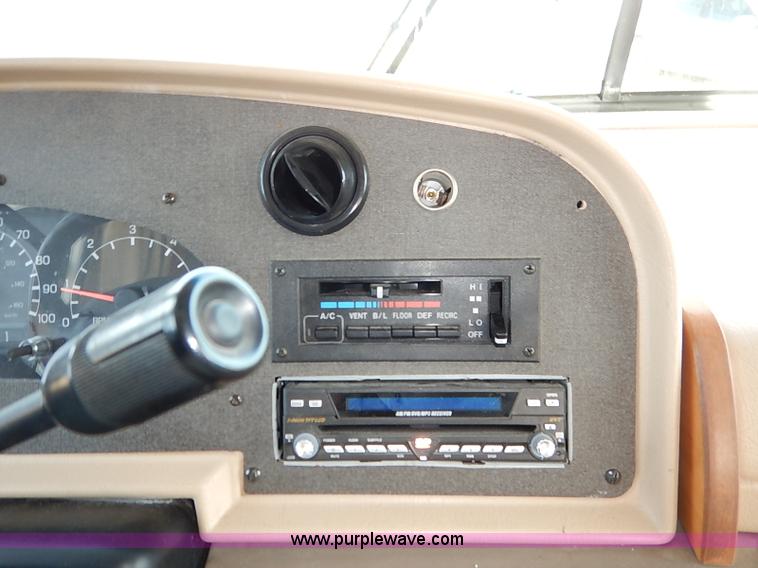 image for item I5127 2000 Ford 36T Fleetwood Southwind RV