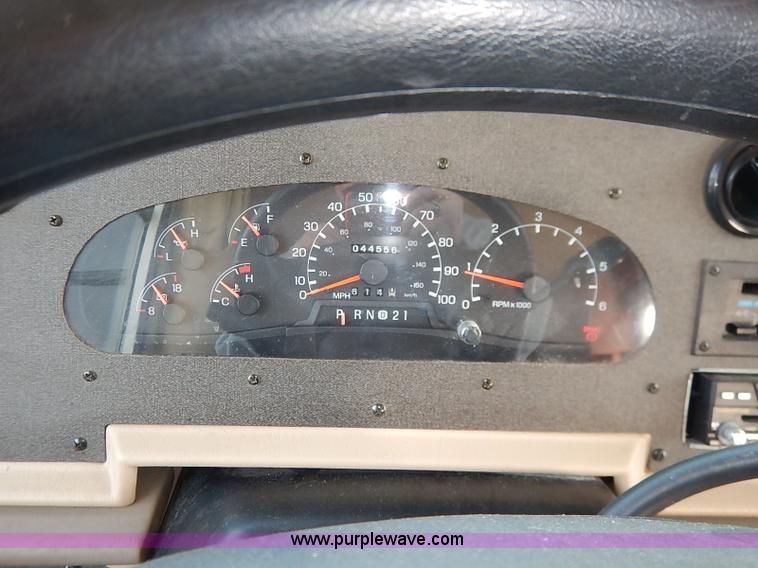 image for item I5127 2000 Ford 36T Fleetwood Southwind RV