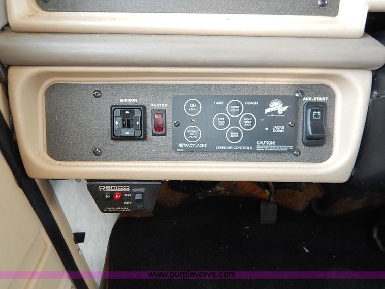 image for item I5127 2000 Ford 36T Fleetwood Southwind RV