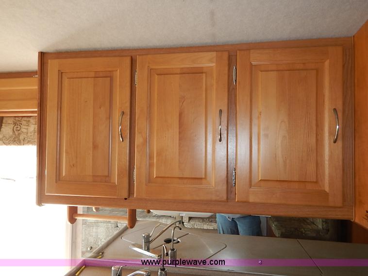 image for item I5127 2000 Ford 36T Fleetwood Southwind RV