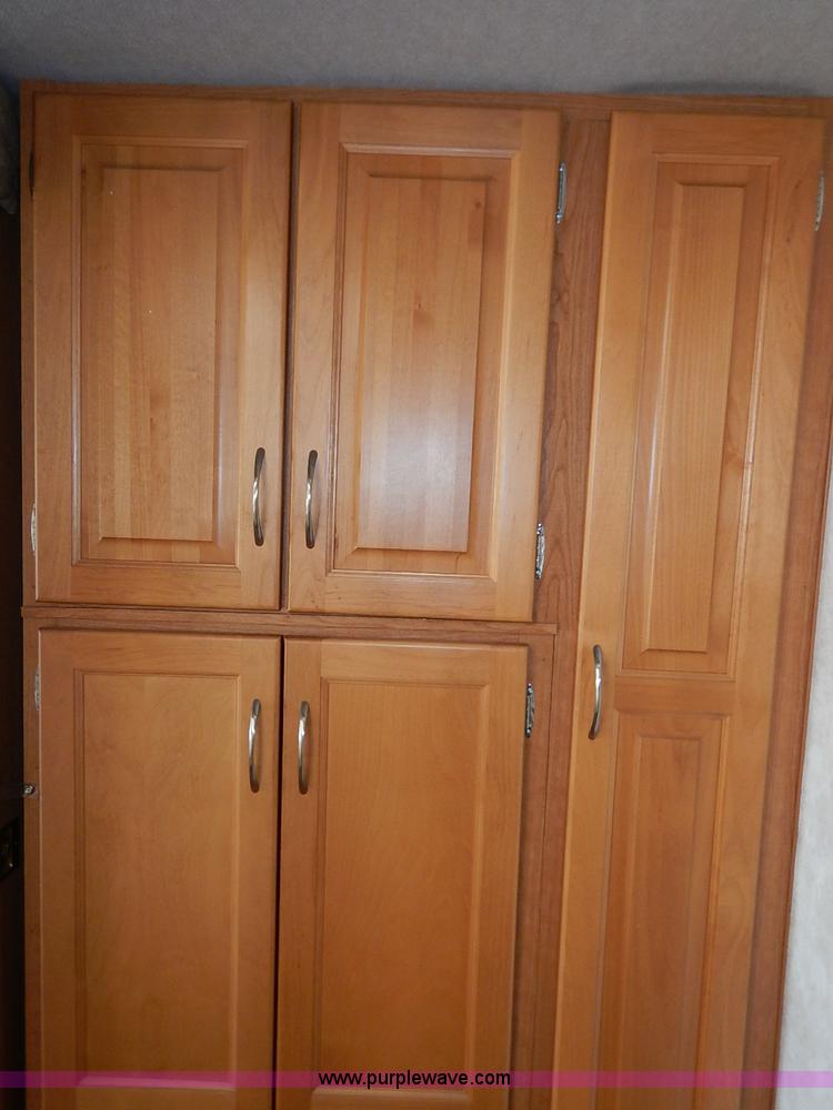 image for item I5127 2000 Ford 36T Fleetwood Southwind RV