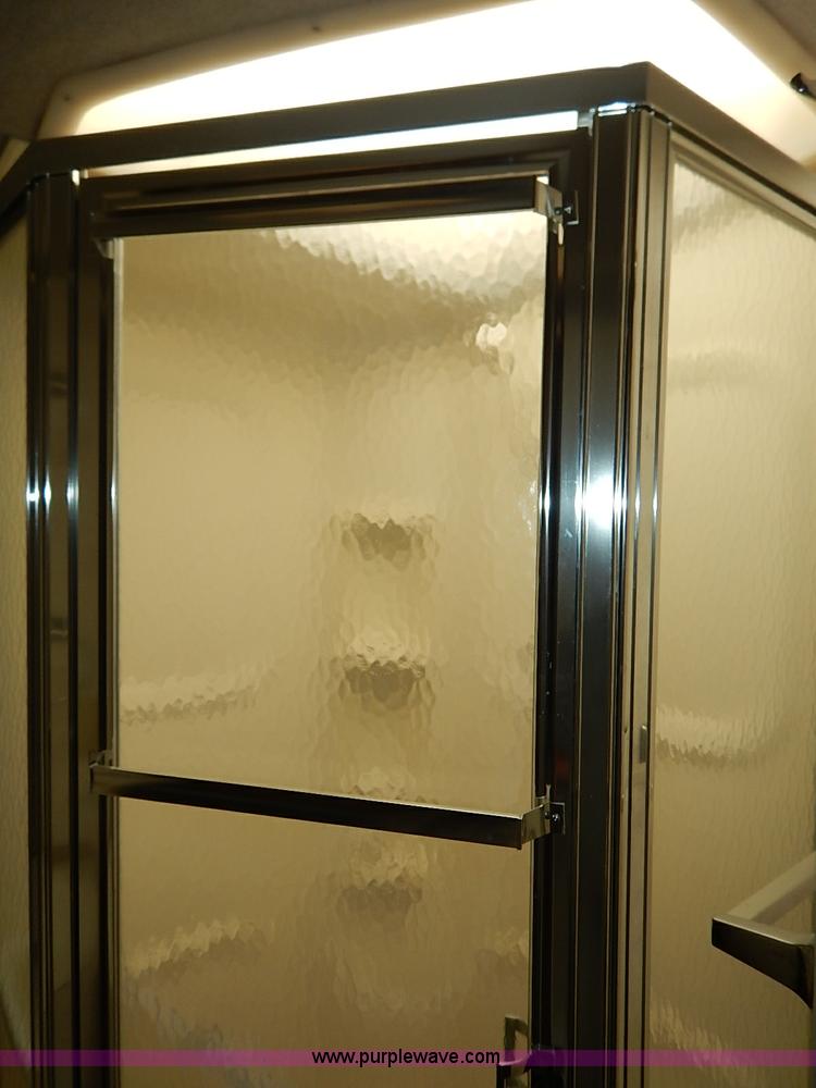 image for item I5127 2000 Ford 36T Fleetwood Southwind RV