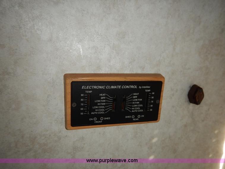 image for item I5127 2000 Ford 36T Fleetwood Southwind RV