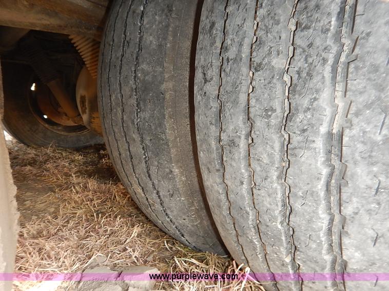 image for item I5127 2000 Ford 36T Fleetwood Southwind RV