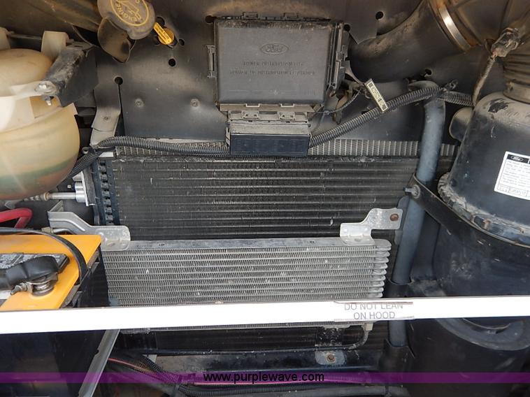 image for item I5127 2000 Ford 36T Fleetwood Southwind RV