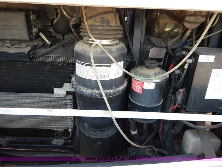 image for item I5127 2000 Ford 36T Fleetwood Southwind RV