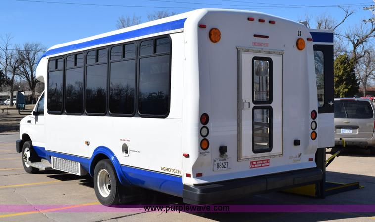 image for item K2295 2010 Ford Econoline E450 bus