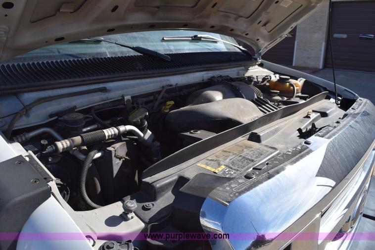 image for item K2295 2010 Ford Econoline E450 bus