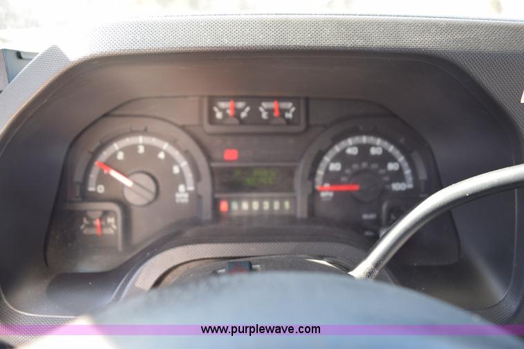 image for item K2295 2010 Ford Econoline E450 bus