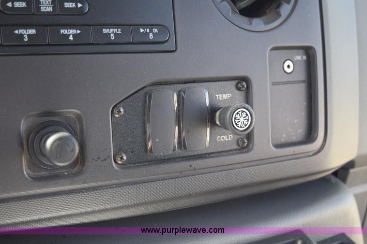 image for item K2295 2010 Ford Econoline E450 bus