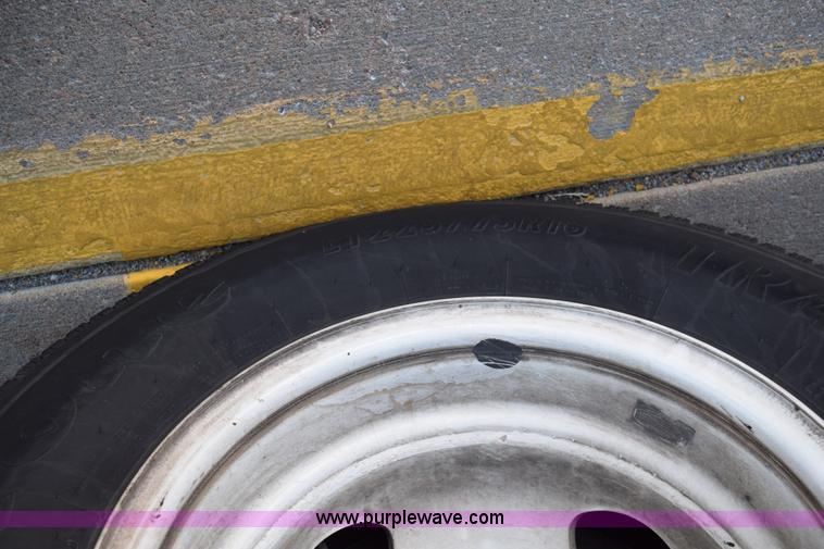 image for item K2295 2010 Ford Econoline E450 bus