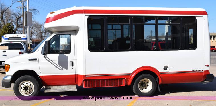image for item K2296 2006 Ford E350 Super Duty bus