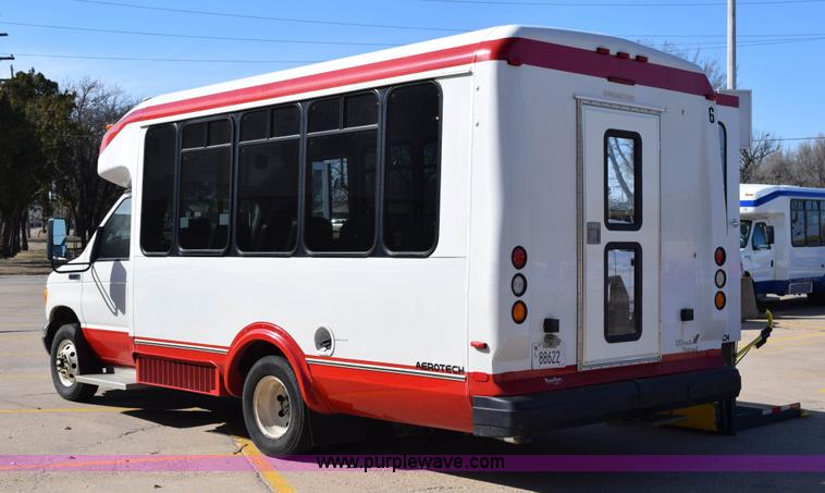 image for item K2296 2006 Ford E350 Super Duty bus