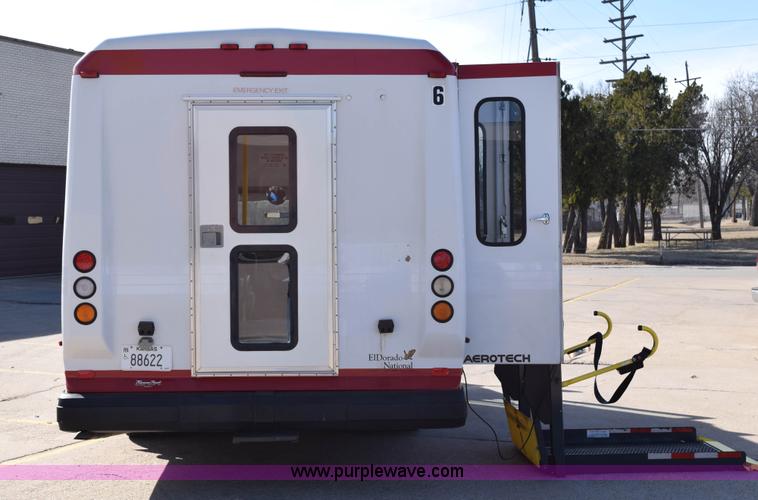 image for item K2296 2006 Ford E350 Super Duty bus