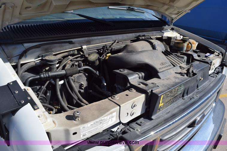 image for item K2296 2006 Ford E350 Super Duty bus