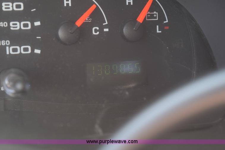 image for item K2296 2006 Ford E350 Super Duty bus