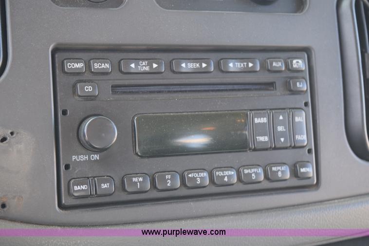 image for item K2296 2006 Ford E350 Super Duty bus
