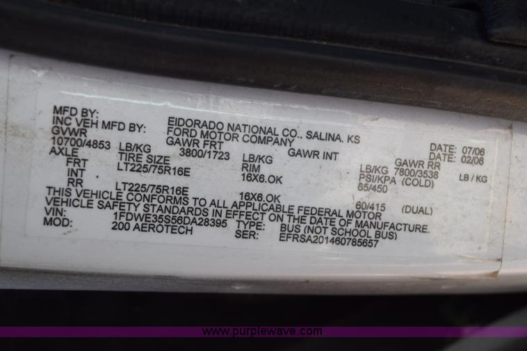 image for item K2296 2006 Ford E350 Super Duty bus