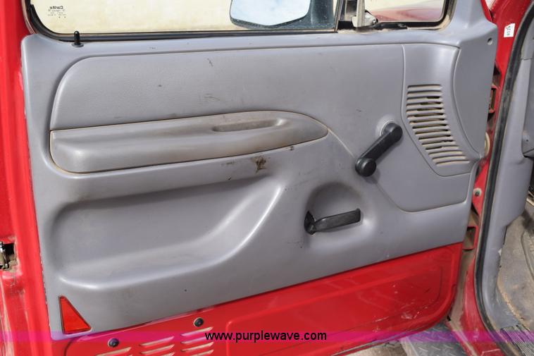 image for item K2302 1994 Ford F250 XL HD flatbed pickup truck