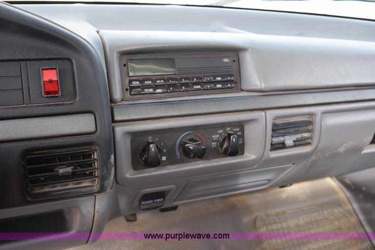 image for item K2302 1994 Ford F250 XL HD flatbed pickup truck