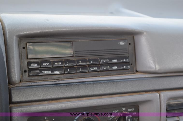 image for item K2302 1994 Ford F250 XL HD flatbed pickup truck