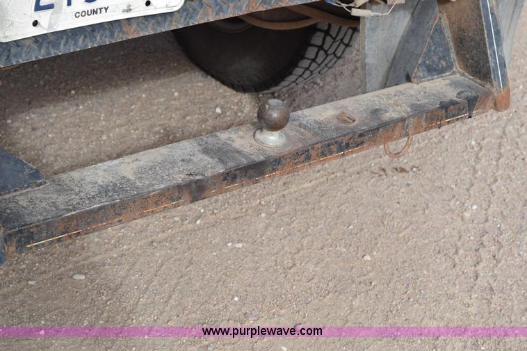 image for item K2302 1994 Ford F250 XL HD flatbed pickup truck