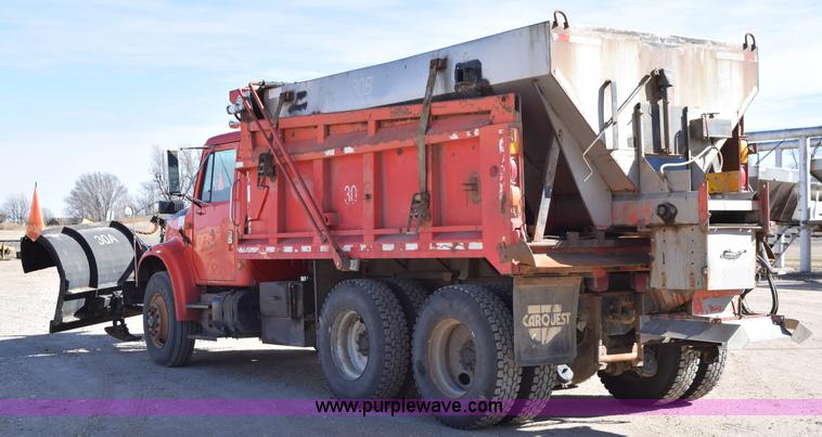 image for item K2303 1993 International 4900 dump truck