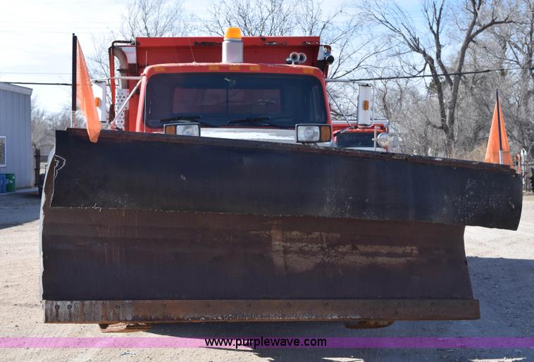 image for item K2303 1993 International 4900 dump truck