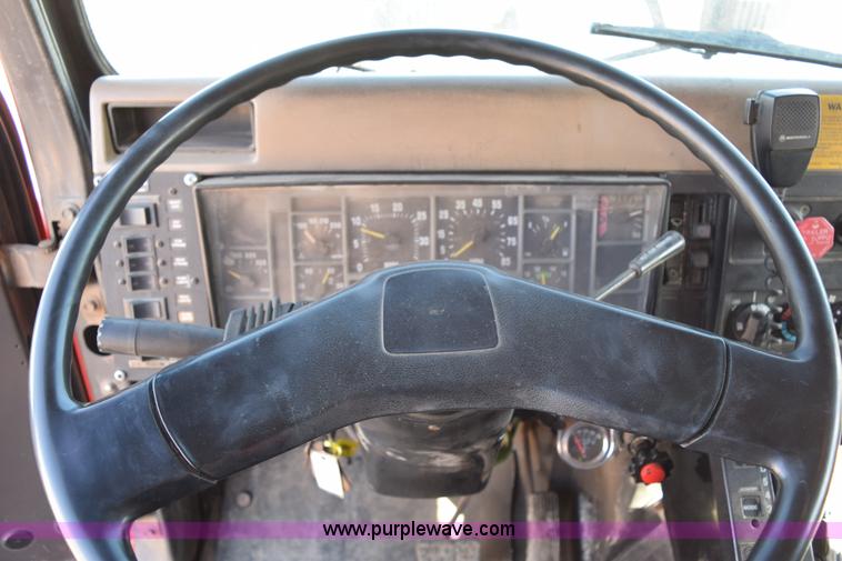 image for item K2303 1993 International 4900 dump truck