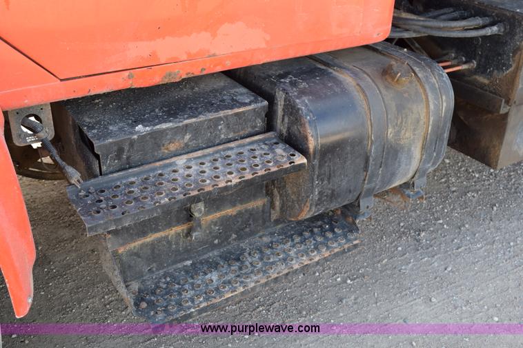 image for item K2303 1993 International 4900 dump truck