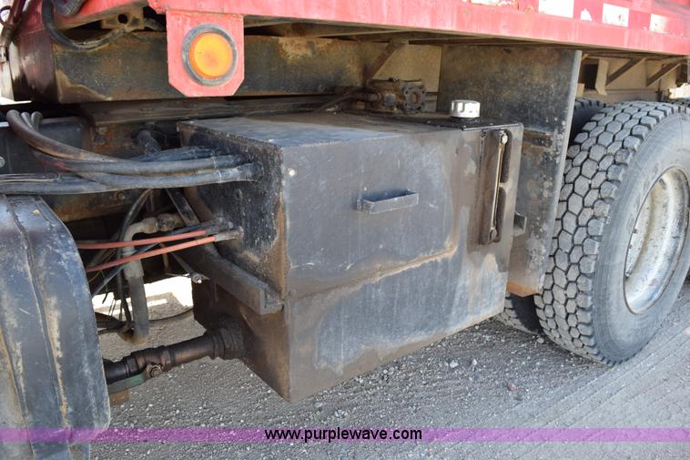 image for item K2303 1993 International 4900 dump truck