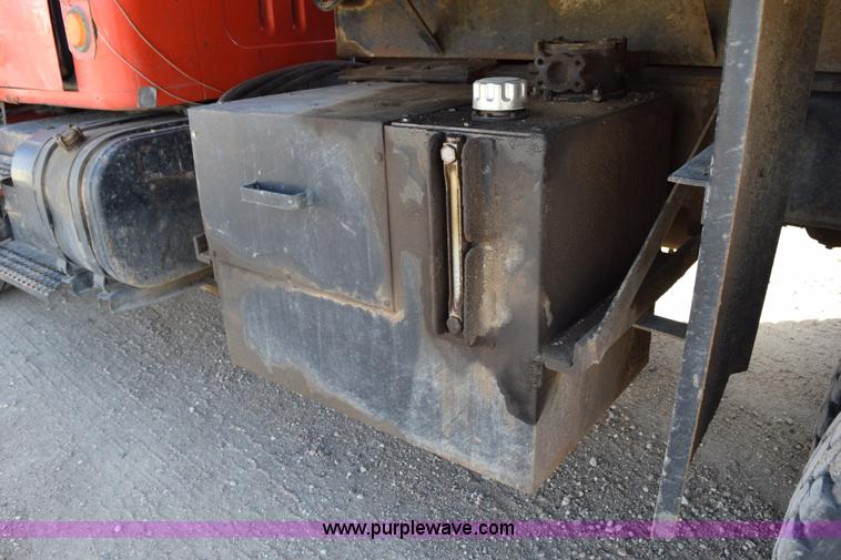 image for item K2303 1993 International 4900 dump truck