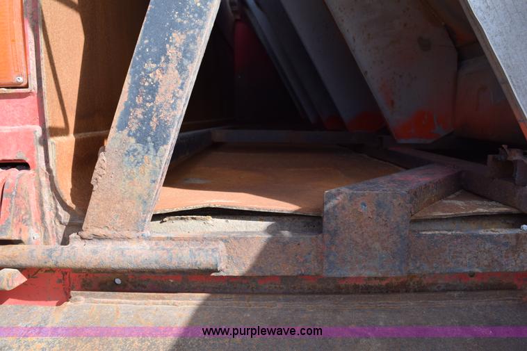 image for item K2303 1993 International 4900 dump truck