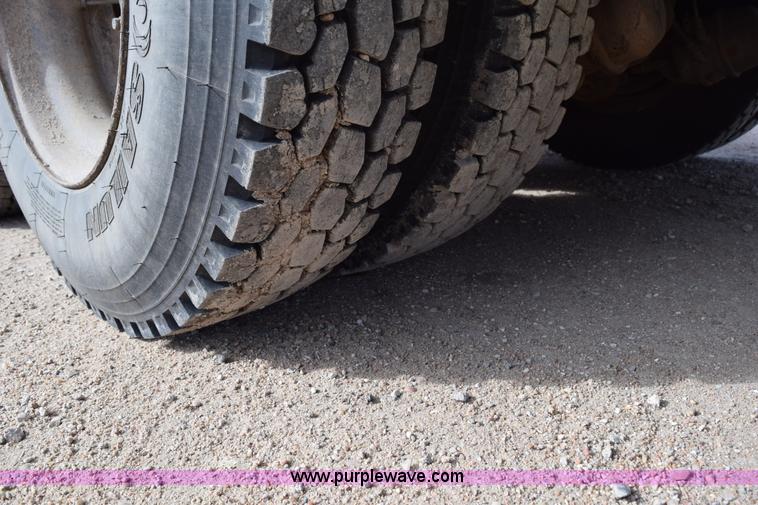 image for item K2303 1993 International 4900 dump truck