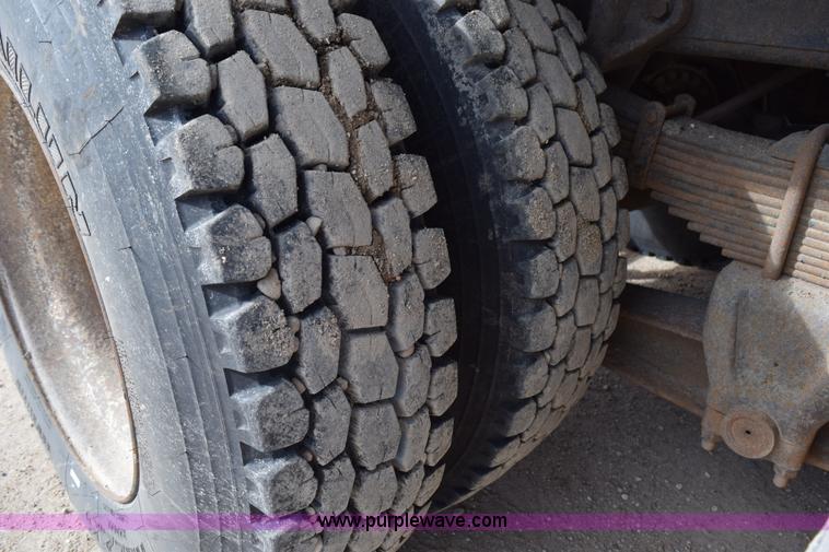 image for item K2303 1993 International 4900 dump truck