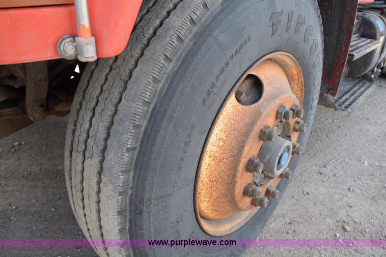 image for item K2303 1993 International 4900 dump truck