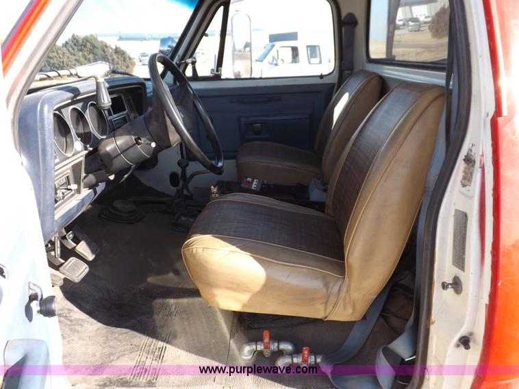 image for item K3059 1985 Dodge W350 Custom fire truck