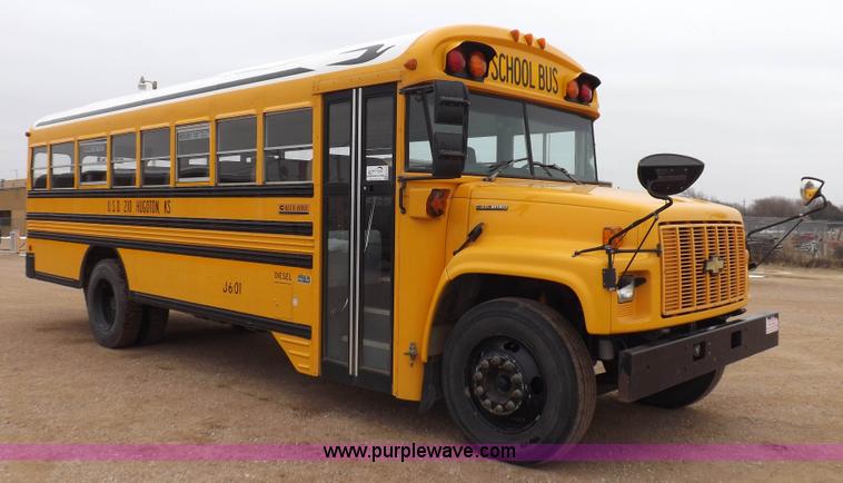 image for item K3116 2001 Chevrolet B7 Blue Bird bus