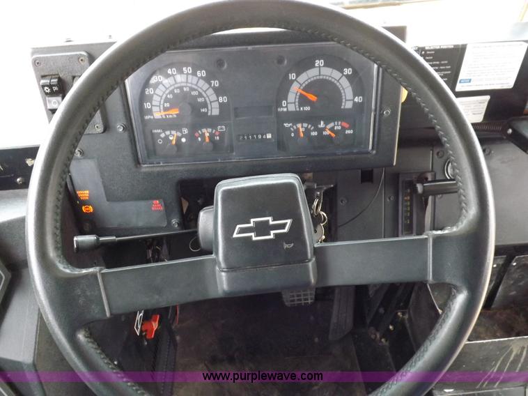 image for item K3116 2001 Chevrolet B7 Blue Bird bus