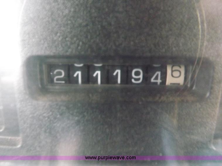 image for item K3116 2001 Chevrolet B7 Blue Bird bus